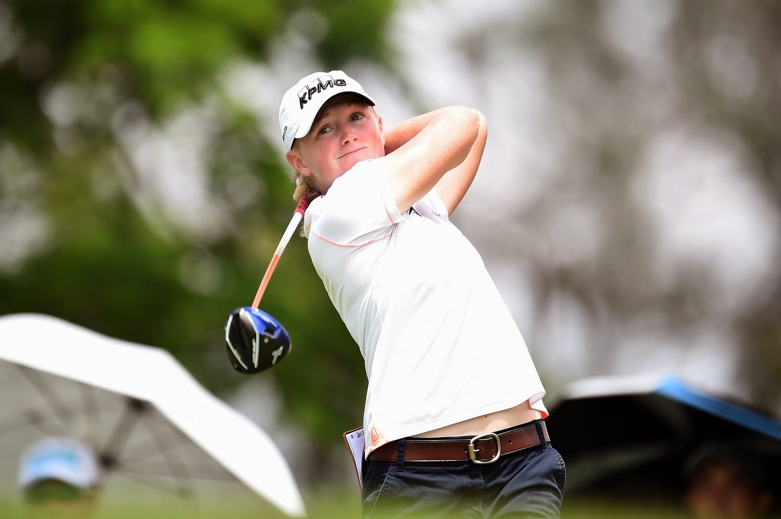American Golfer Stacy Lewis ReSigns w/ Mizuno and Puts JPX850 Driver